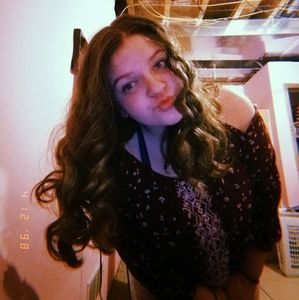 Meet your Posher, Nora